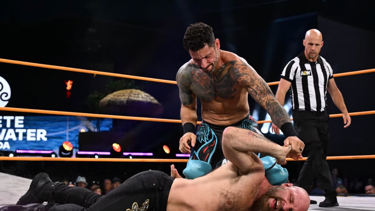 Anthony Henry with a submission on Jon Moxley