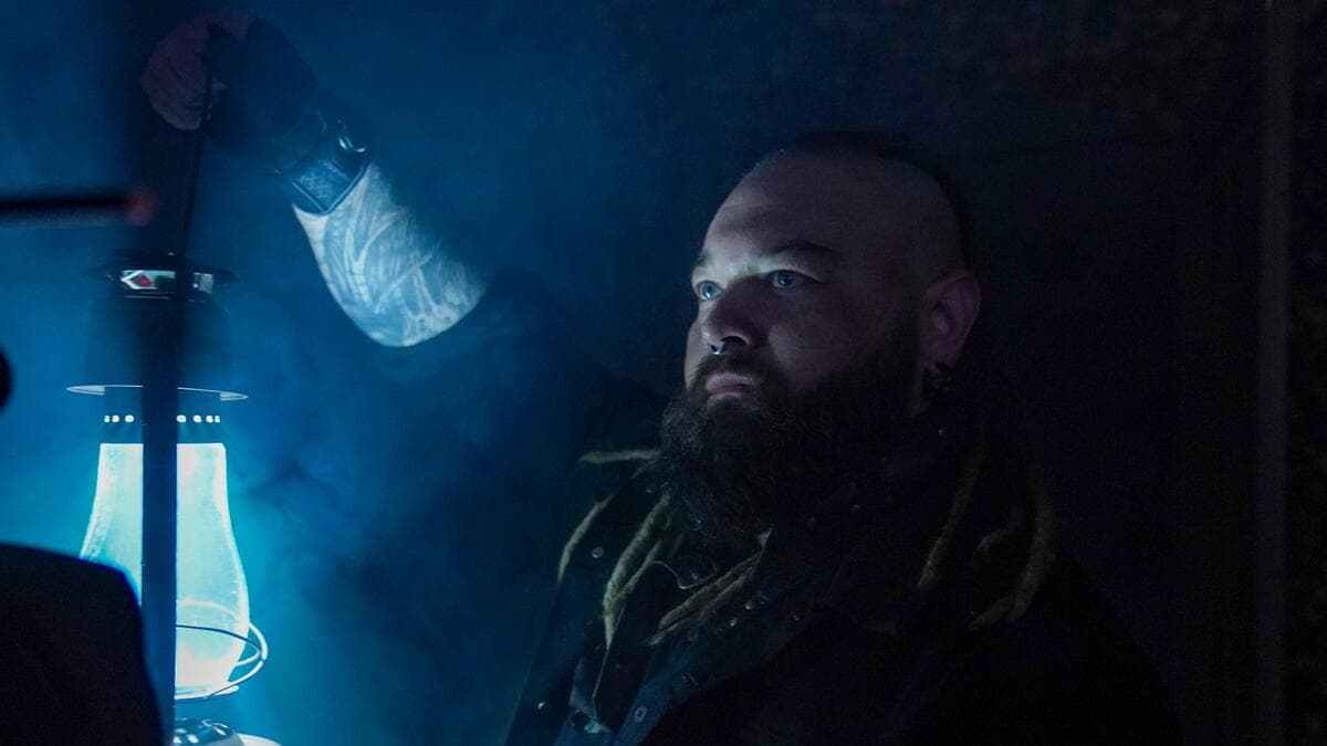  Bray Wyatt holding up his lantern at WWE Extreme Rules 2022
