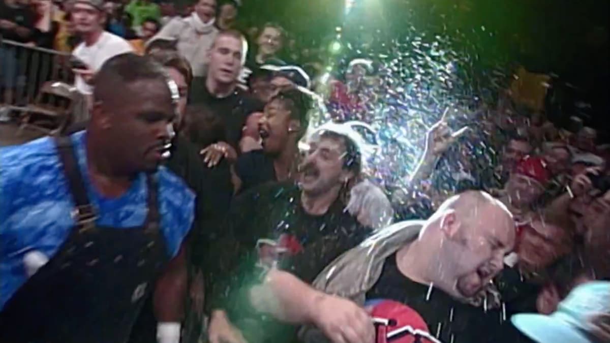 Fans covered in beer at ECW Heat Wave 1999 with D-Von Dudley in the left hand side of the image