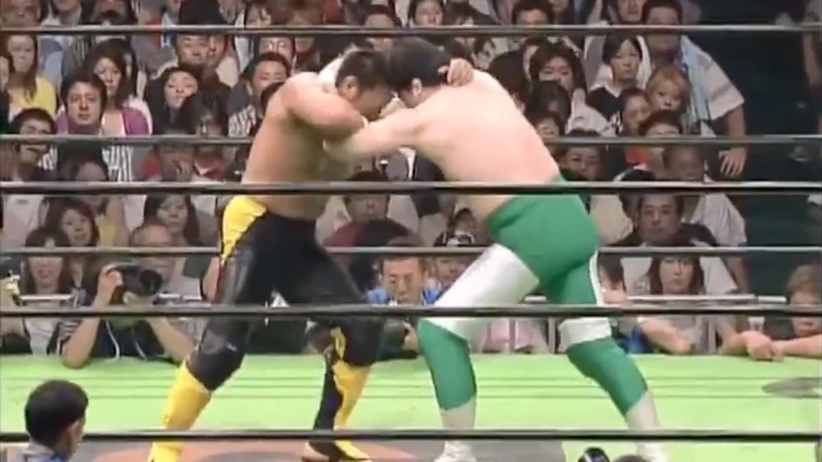 Kawada and Misawa locking up at NOAH Destiny 2005 inside the Tokyo Dome