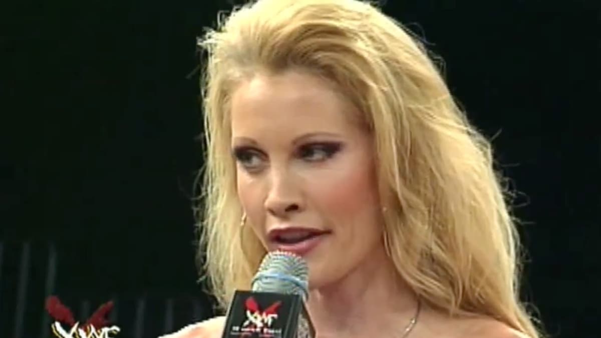 Close up of Sable holding an XWF microphone