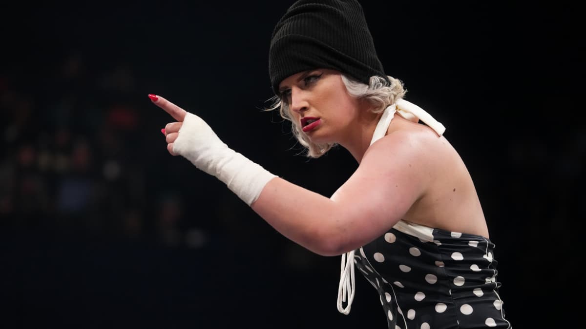 Toni Storm pointing 