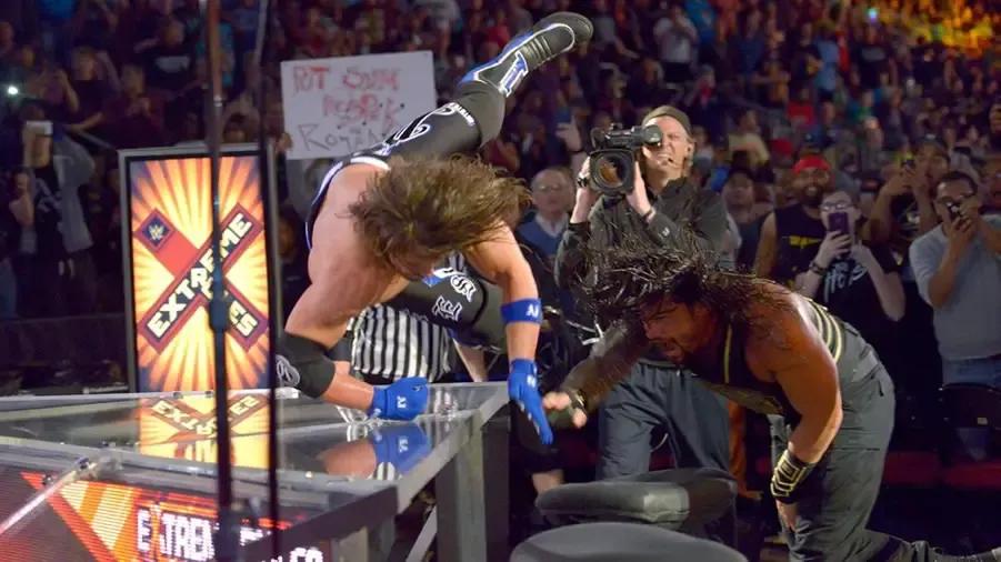48fb9ba01fcb2dba6f2a55d72d2b13cc1fafff10-roman-reigns-aj-styles-extreme-rules-2016-2.jpg