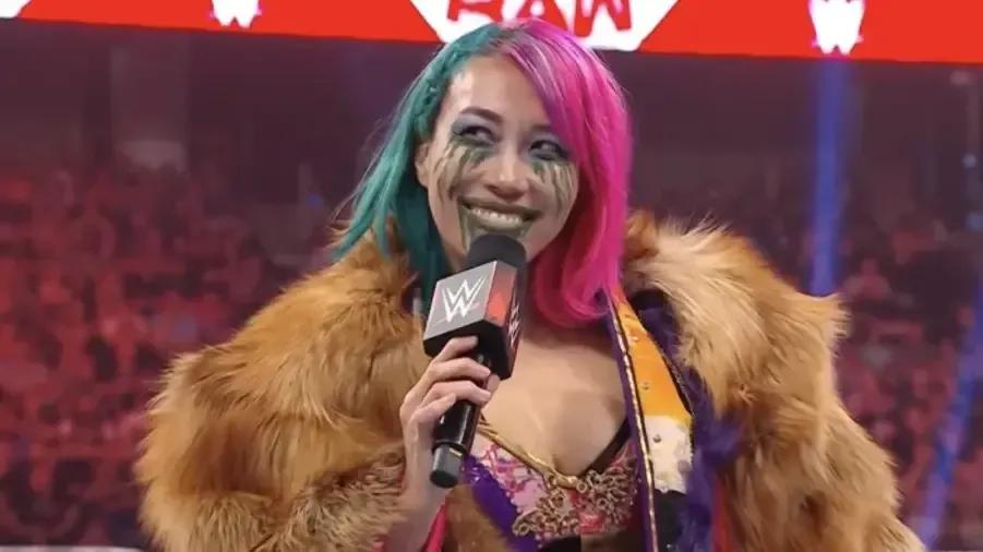 Asuka WWE Raw 2022.png