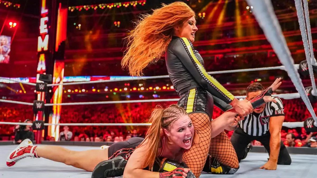 Becky Lynch Ronda Rousey WrestleMania 35.jpeg