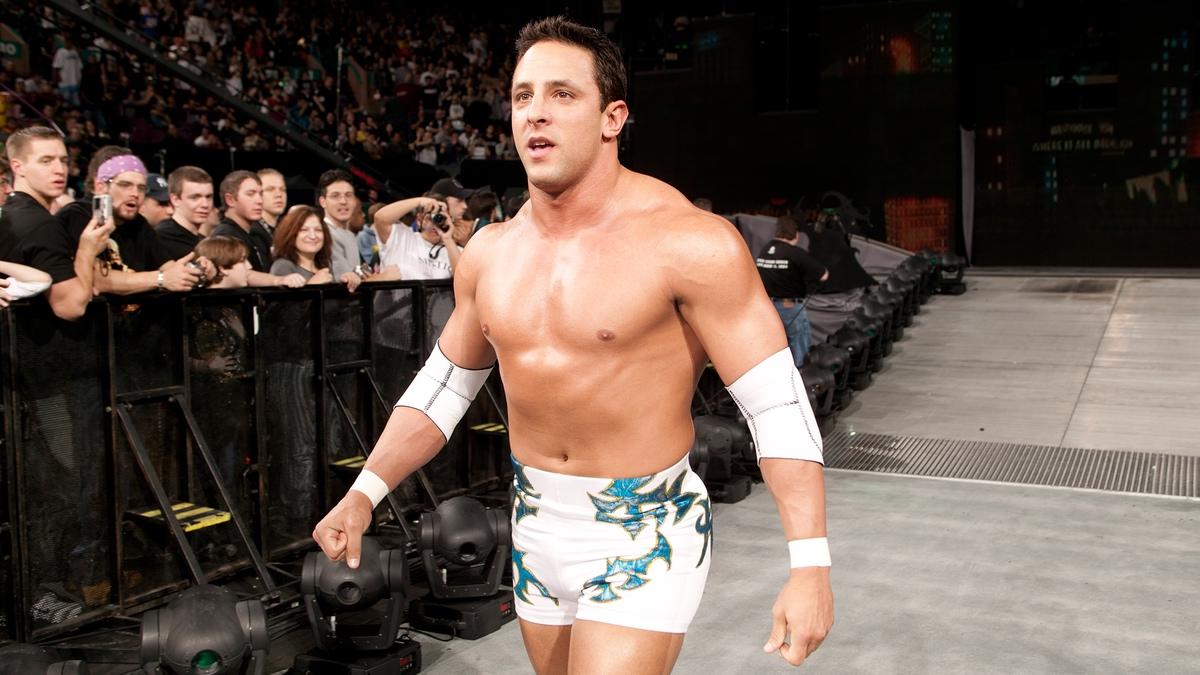 Billy Kidman in white shorts making his entrance 