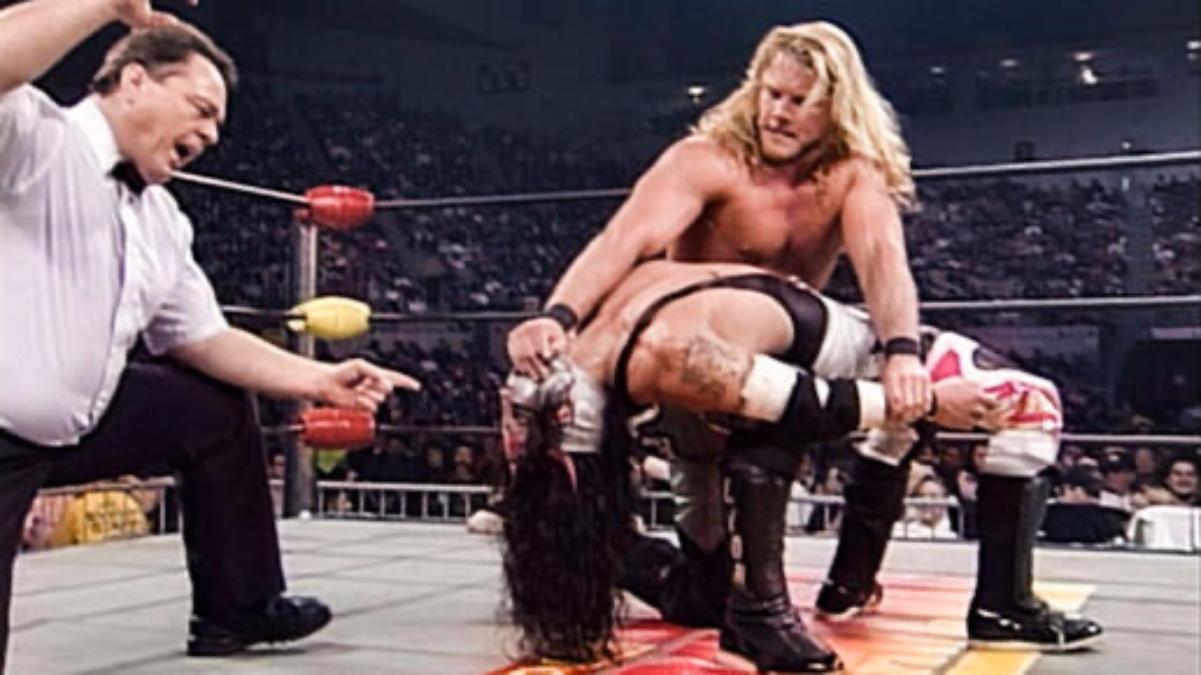 Chris Jericho with Juventud Guerrera in a stretch at WCW SuperBrawl 1998