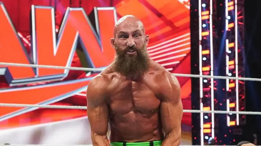 Ciampa straining wwe raw.jpg