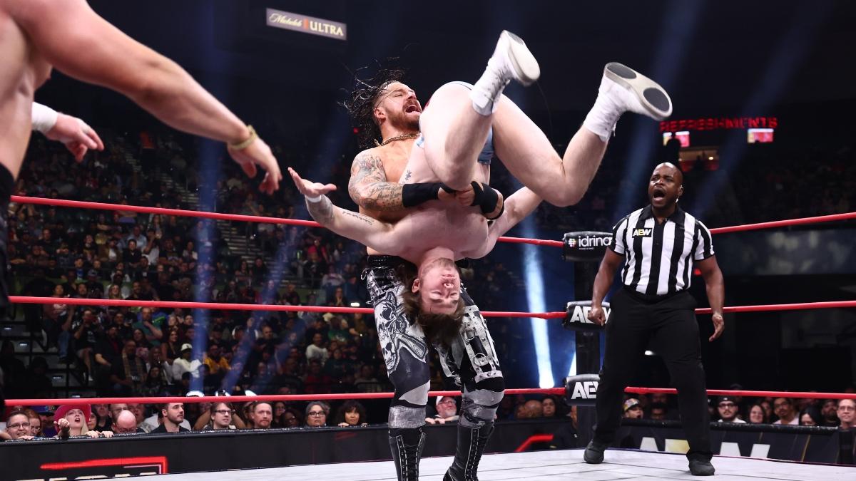 David Finlay hoisting up his opponent on AEW Collision 