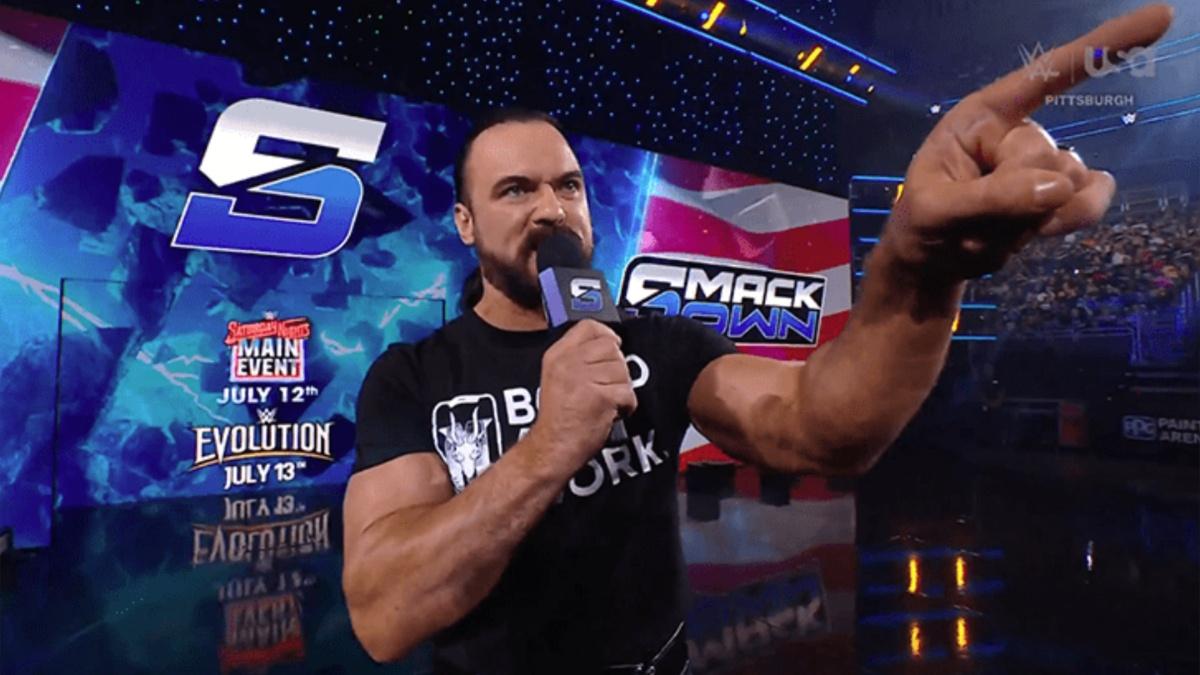 Drew McIntyre pointing cutting a promo