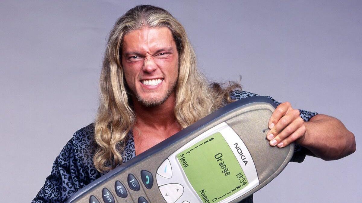 Edge holding a giant Nokia phone