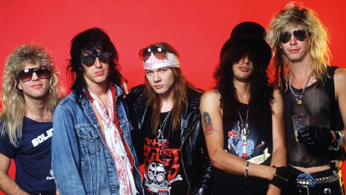 Guns n Roses posing