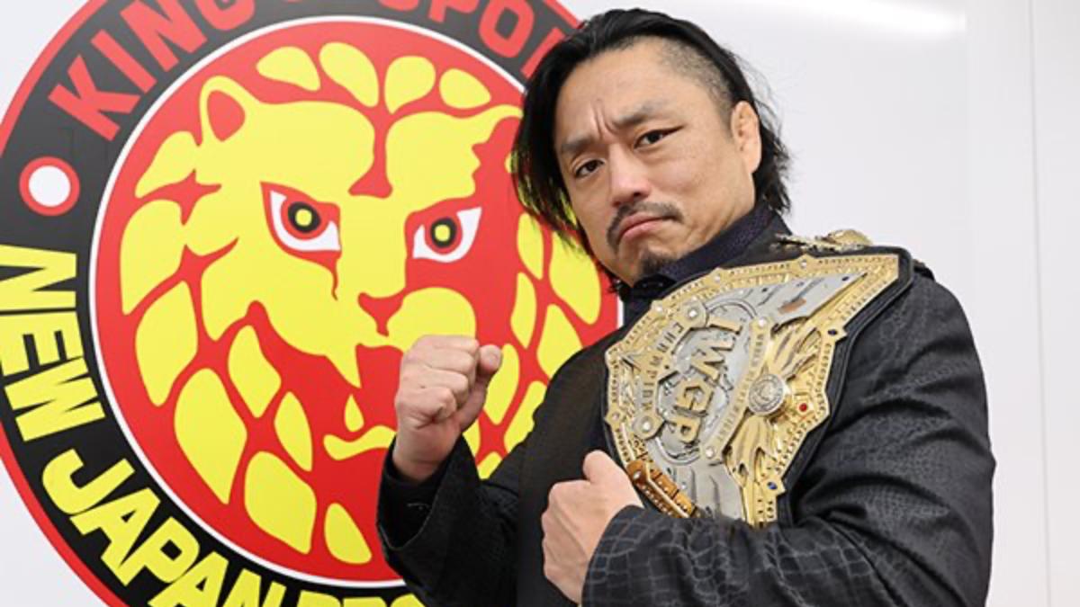 Hirooki Goto with IWGP World Heavyweight Championship