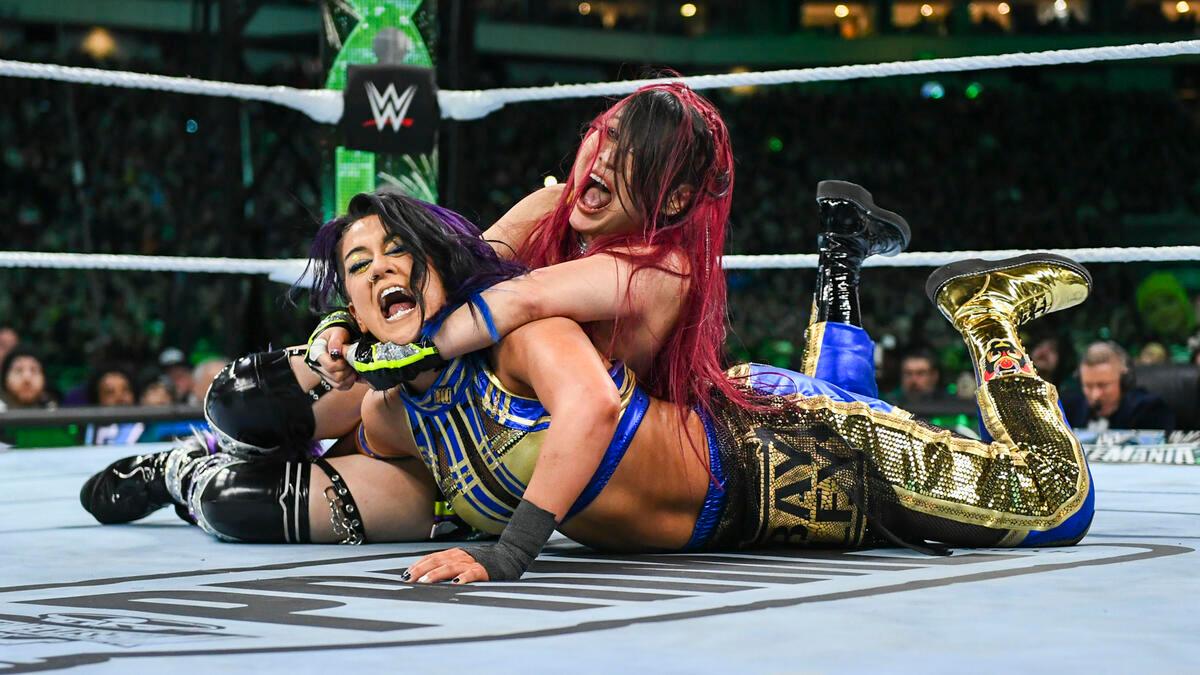 IYO SKY with a Crossface on Bayley at WWE WrestleMania 40