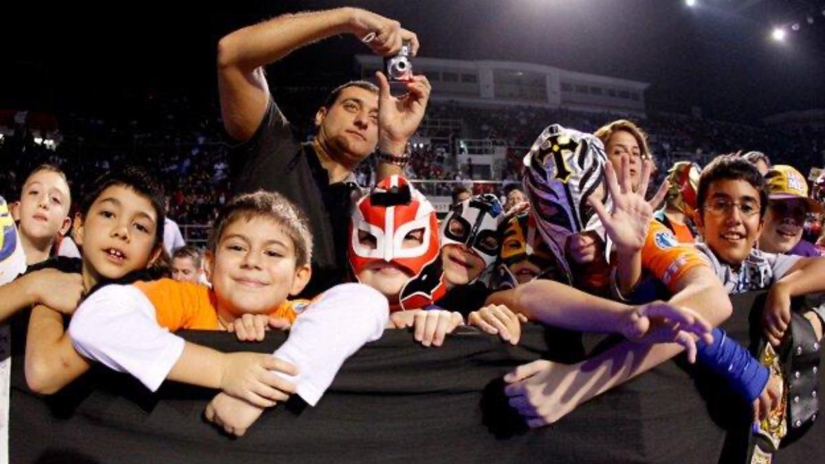 WWE fans in Istanbul, Turkey for a 2010 house show