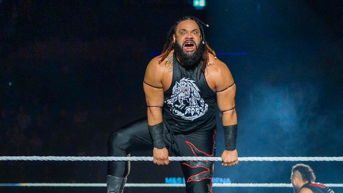 WWE star Jacob Fatu strikes a scary pose during a non-televised live event