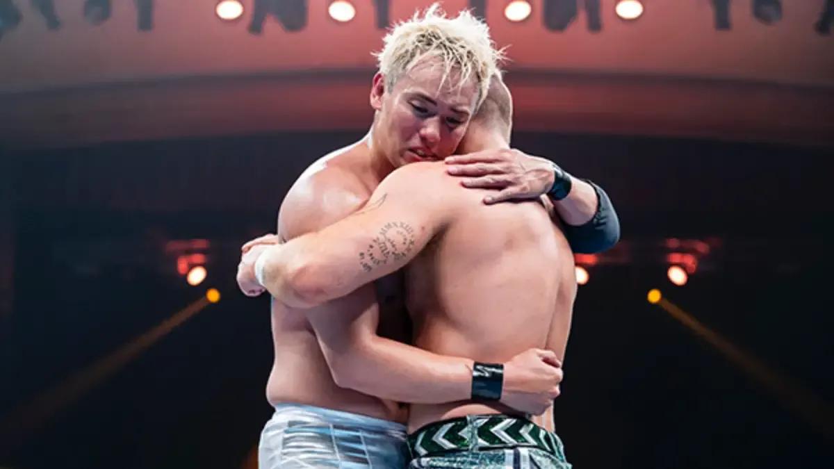 Kazuchika okada will ospreay hugging january 2024