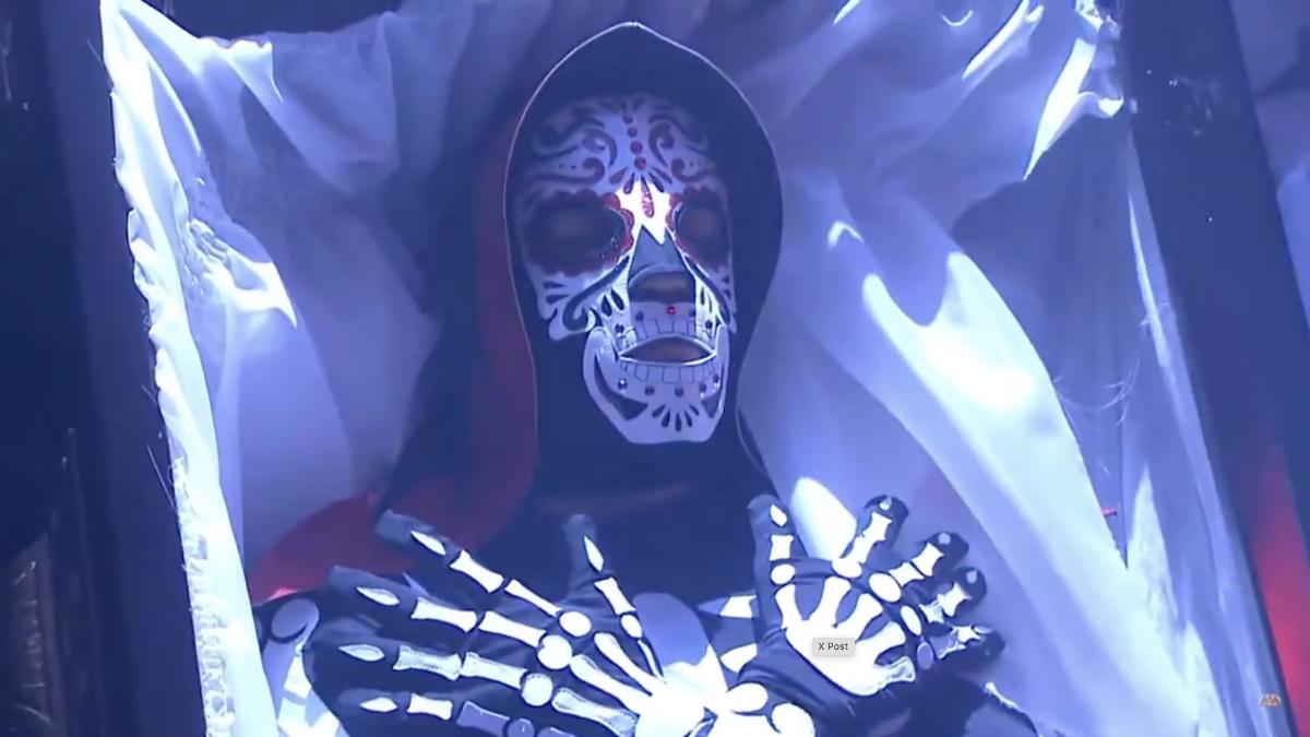 La Parka in a casket