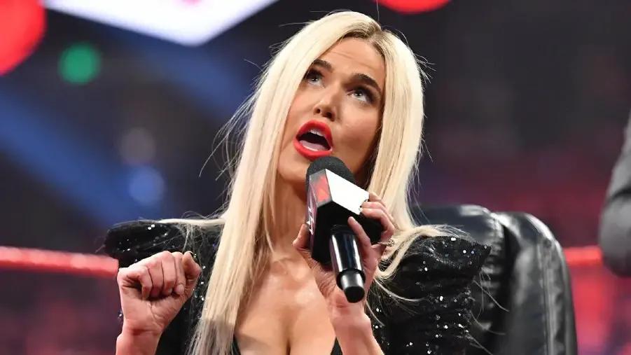 Lana WWE Raw 2019.jpg