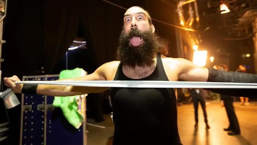 Luke Harper Backstage WWE.jpg