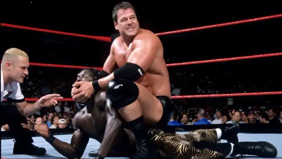 Mike Awesome 2001 WWE.jpg