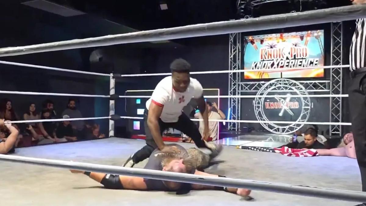 Raja Jackson punching Syko Stu