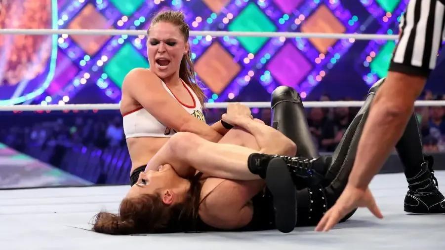 Ronda rousey stephanie mcmahon wrestlemania 34