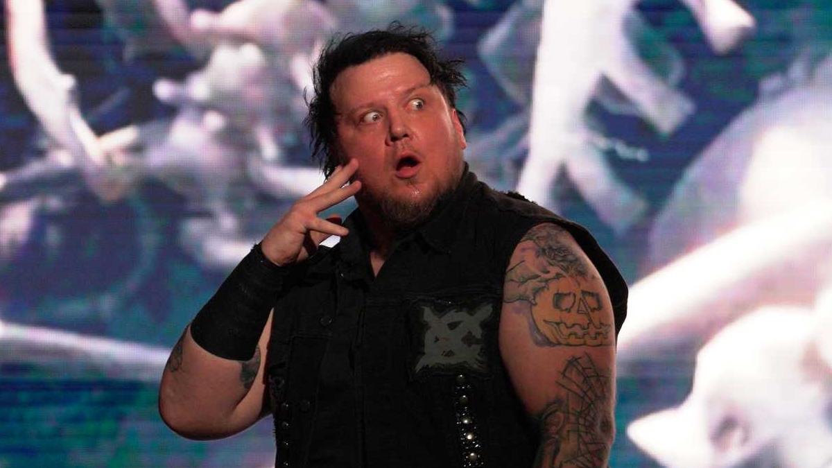 TNA star Sami Callihan poses during his entrance before a match in 2024.