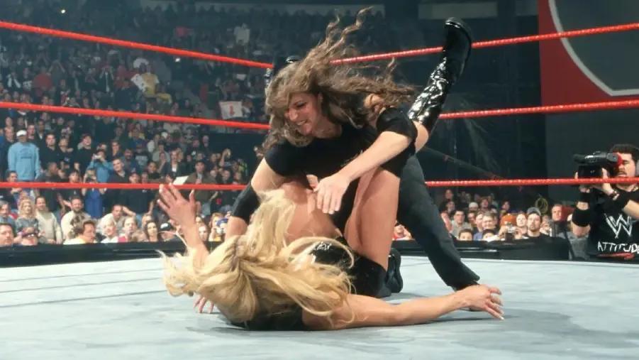 Stephanie mcmahon trish stratus no way out 2001