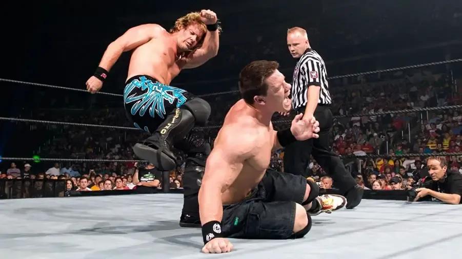 https://cultaholic.com/files/images/14219e6bd539a8f2ce67f89a46ff3f1130f9debe-JERICHO-CENA-SUMMERSLAM-2005.jpg