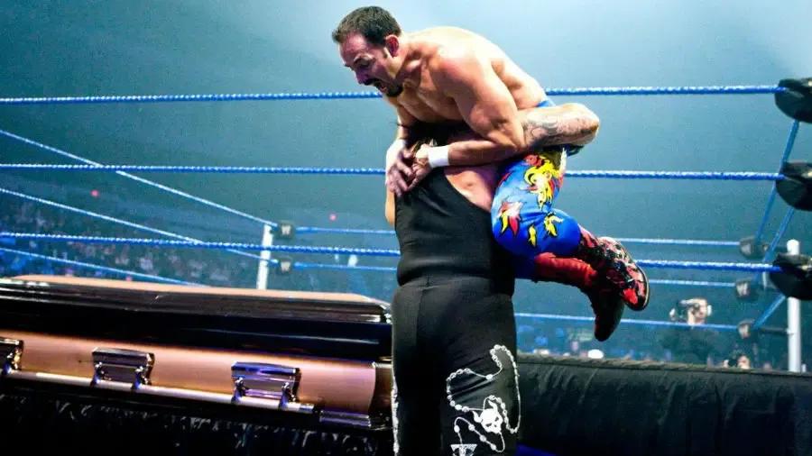 https://cultaholic.com/files/images/24589588f257f1db0a7e2b812a3a8759934f177b-Undertaker-Chavo-Guerrero.jpg