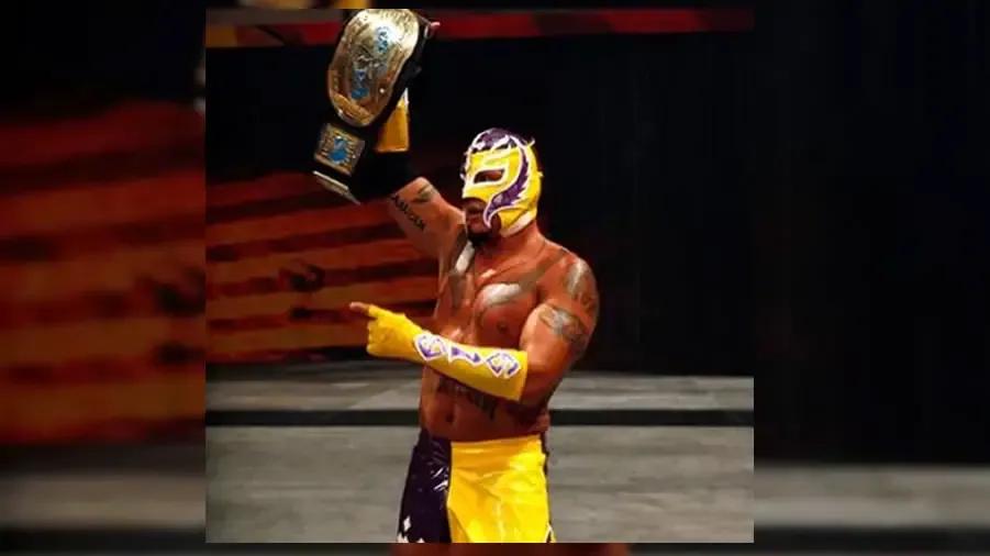 https://cultaholic.com/files/images/2c38544c8543716edf4ce0f631341125fe7de61d-rey-mysterio-summerslam-2009-intercontinental.jpg