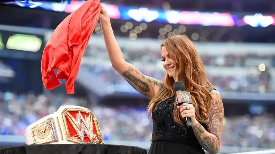 https://cultaholic.com/files/images/404c41635e8dd1510c2e88fc2d441584d75c2baa-lita-wrestlemania-32-womens-championship.jpg