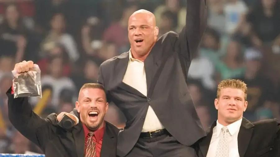 https://cultaholic.com/files/images/86d1528453b6cae3bf375e3e6014b8f62361ed51-kurt-angle-luther-reigns-mark.jpg