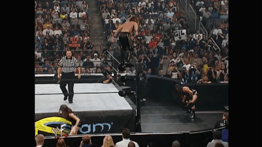 https://cultaholic.com/files/images/a24f13291d9e530baef1e88433e6fdea8b195615-rhyno-chris-jericho-SUMMERSLAM-2001.gif