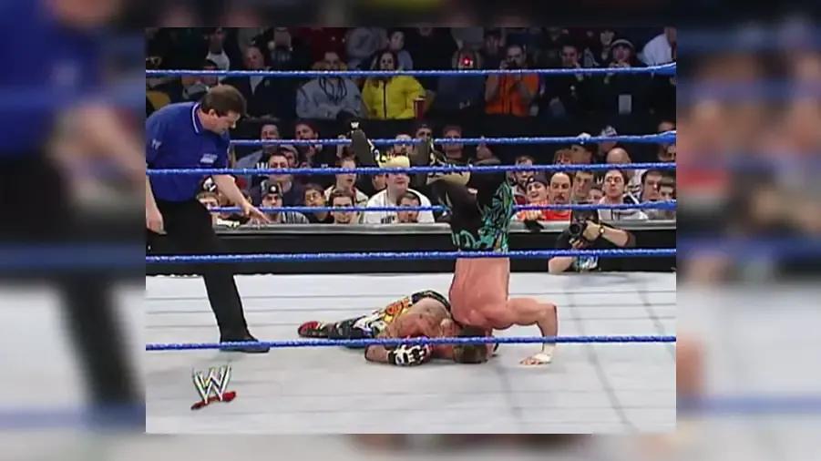 https://cultaholic.com/files/images/a334e20206f30de4850867a63a87116acfd36e57-eddie-guerrero-rey-mysterio.jpg