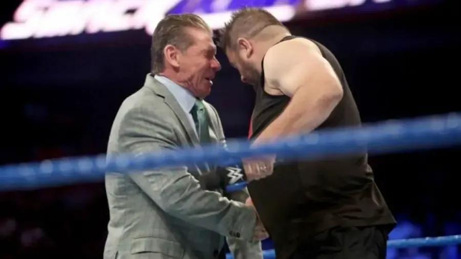 https://cultaholic.com/files/images/ef939c6de7b5eef5442d3fdc1160313fa8b7320b-vince-mcmahon-kevin-owens-headbutt.jpg