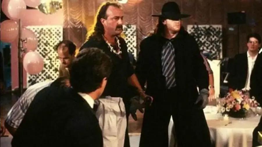 https://cultaholic.com/files/images/fa0683fcdf9b3afe519745a47259214e51f97bbb-jake-roberts-the-undertaker.jpg