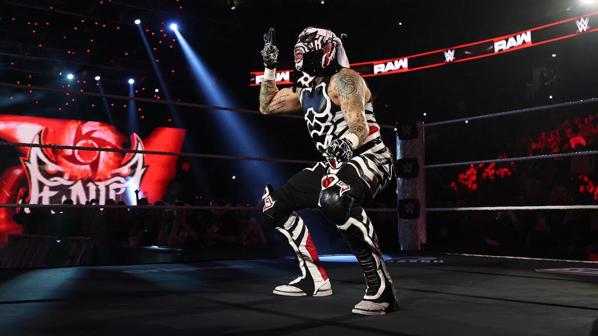 Penta doing the cero miedo during WWE Raw debut