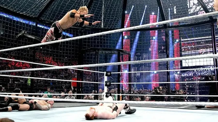 https://cultaholic.com/files/images/63b8acb292959d7e57c645a80f8367697b371a82-christian-sheamus-elimination-chamber.fw_.png