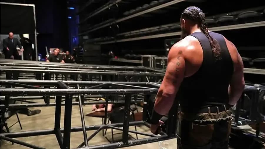 https://cultaholic.com/files/images/69ee78c5690937bb692ce0b85848320e323a91fa-braun-strowman-hook-lesnar-kane-raw.jpg