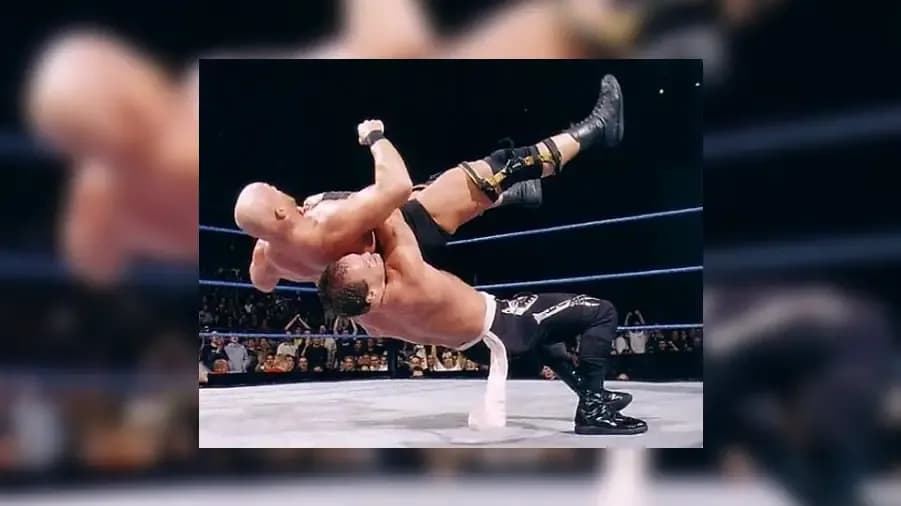 https://cultaholic.com/files/images/d09b4fbe7fc32b7d89c7669b0a0c18a514197cf2-chris-benoit-stone-cold-steve-austin.jpg