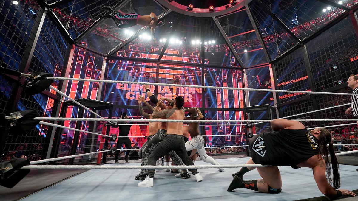 Lince Dorado diving onto the rest of the field Elimination Chamber 2020