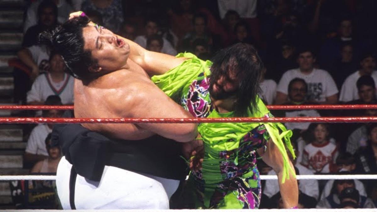 Randy Savage hitting Yokozuna with a lariat at Royal Rumble 1993