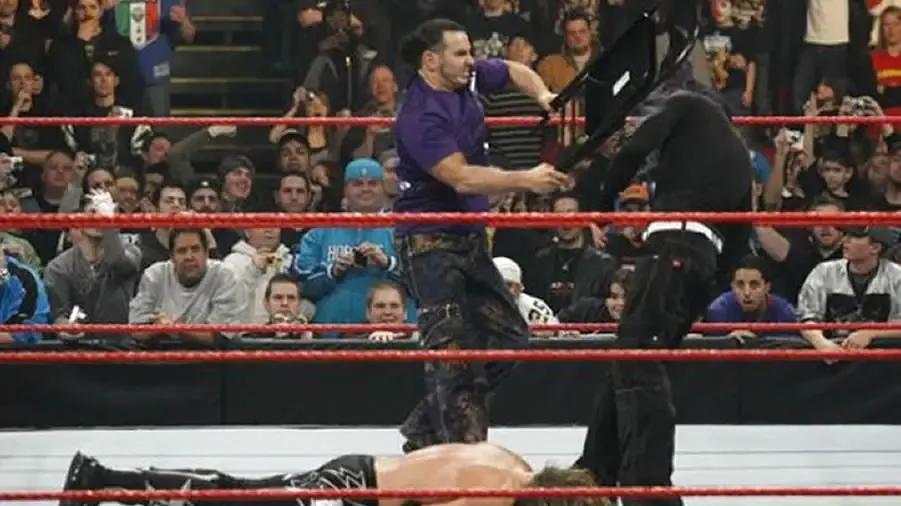 https://cultaholic.com/files/images/0eac22b2d1a3e24840ae8bbe631cb501b2e20955-matt-jeff-hardy-royal-rumble-2009.jpg