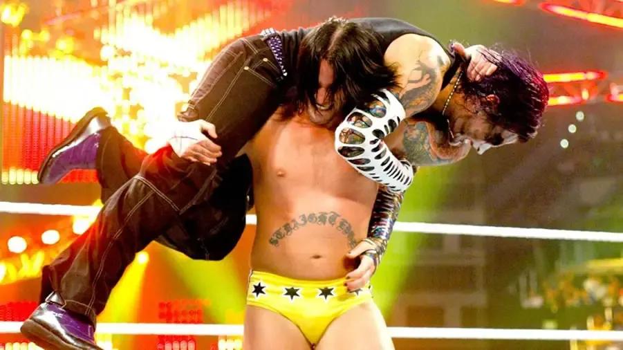 https://cultaholic.com/files/images/2eb9af405d39e5bb6b1fa9907ffbc65b49255648-jeff-hardy-cm-punk-summerslam-2009.jpg