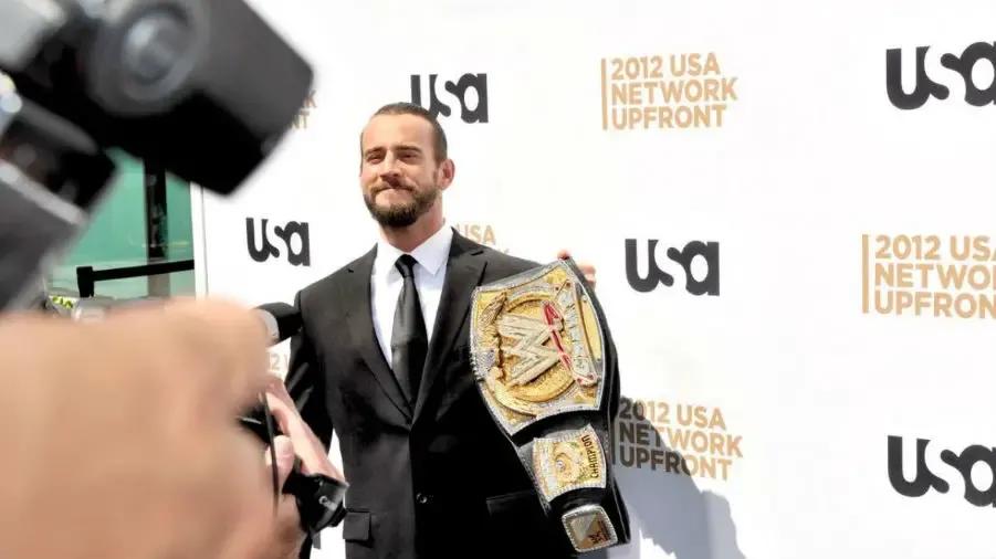 https://cultaholic.com/files/images/b95d24170f8e3f91f1636d9c1490dc1e0a0e7c3b-cm-punk-usa-network.jpg