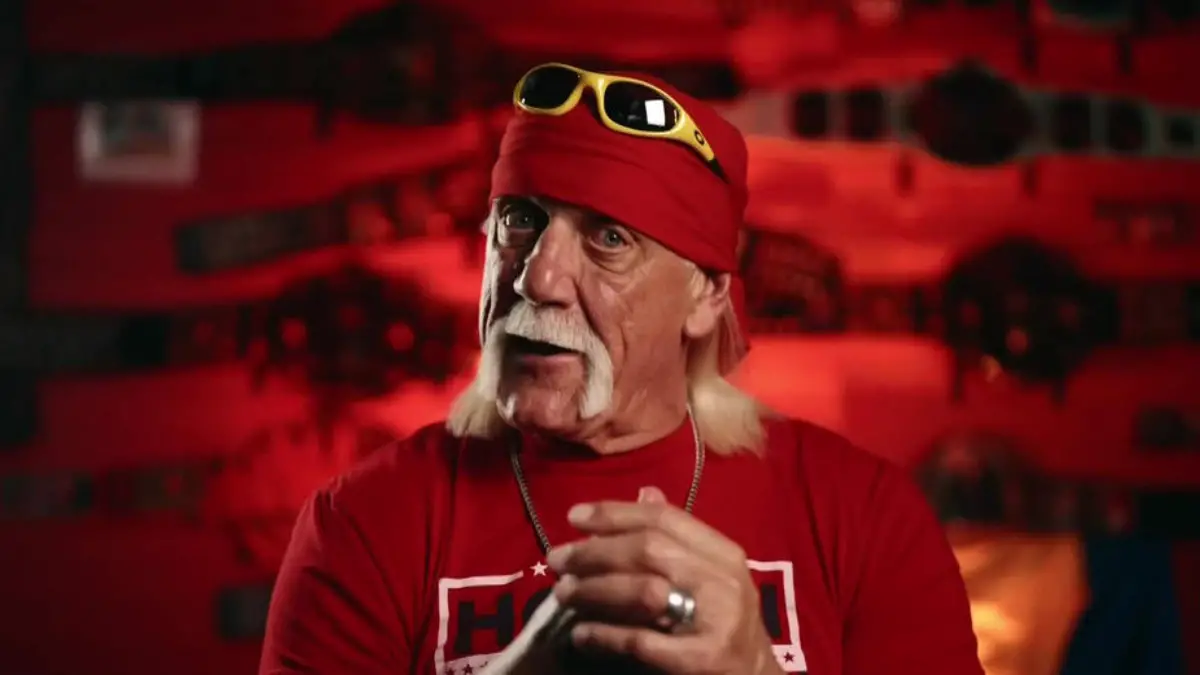 Hulk Hogan Teases Wrestling At WWE Royal Rumble | Cultaholic Wrestling
