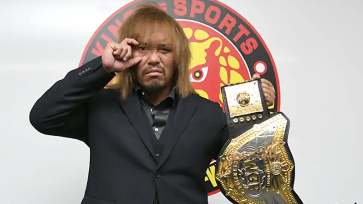 Tetsuya Naito Threatening To Destroy IWGP World Heavyweight Title Belt 